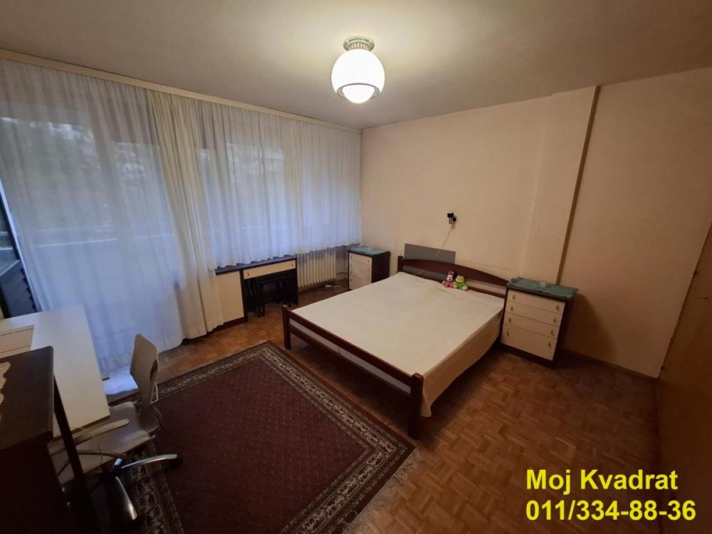 Stan na prodaju u Beogradu, Novi Beograd blok 21 (10. gimnazija), dvosoban, 76m2, cena 278500 evra