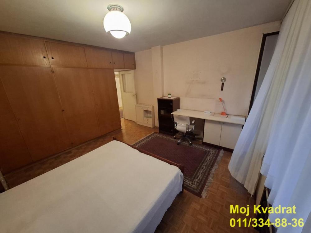 Stan na prodaju u Beogradu, Novi Beograd blok 21 (10. gimnazija), dvosoban, 76m2, cena 278500 evra