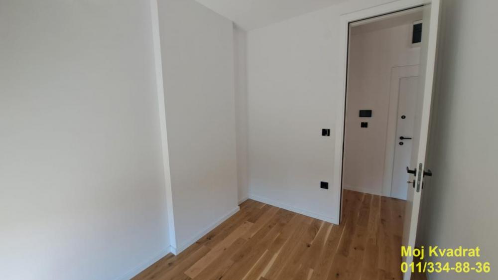 Stan na prodaju u Beogradu, Voždovac, trosoban, 57m2, cena 208434 evra