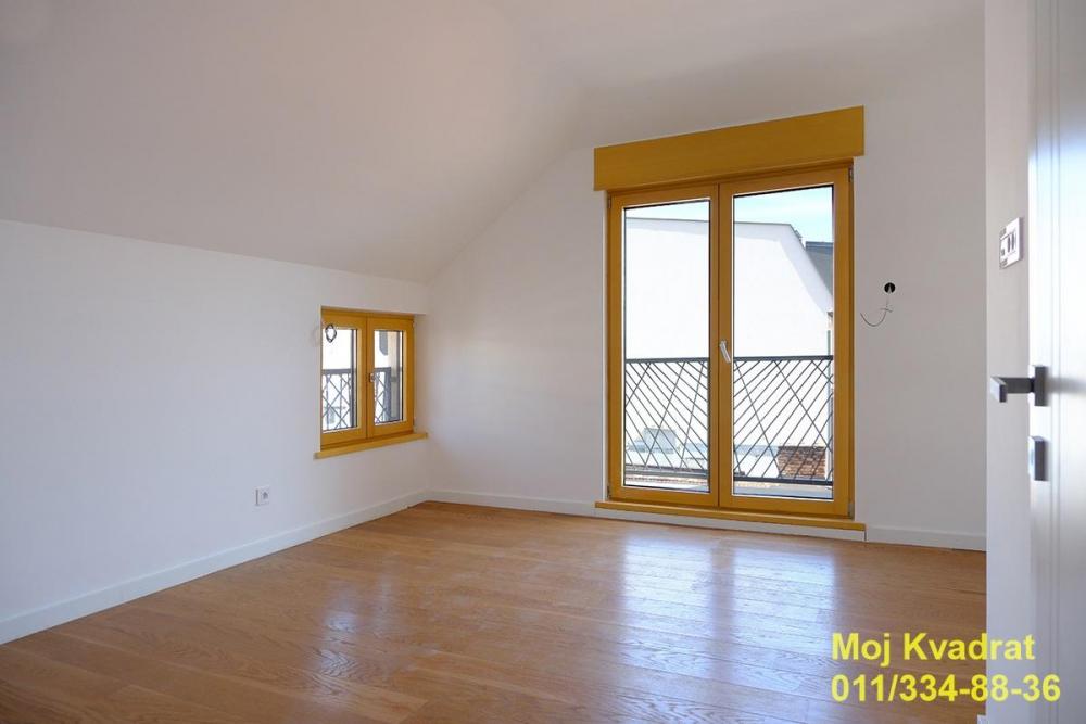 Stan na prodaju u Beogradu, Čubura, cetvorosoban, 110m2, cena 418000 evra