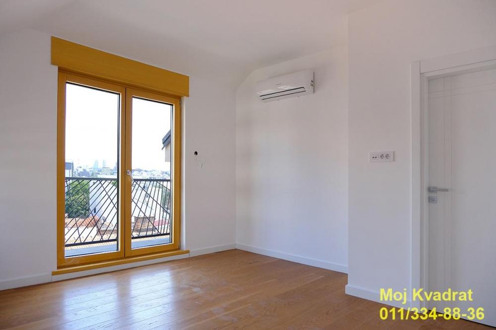 Stan na prodaju u Beogradu, Čubura, cetvorosoban, 110m2, cena 418000 evra