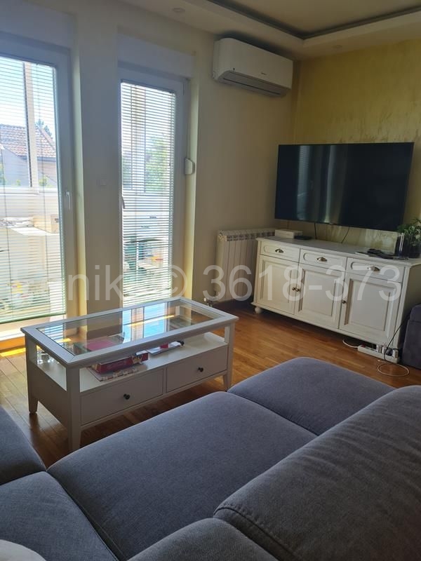 Stan na prodaju u Beogradu, Batajnica, dvoiposoban, 84m2, cena 192000 evra