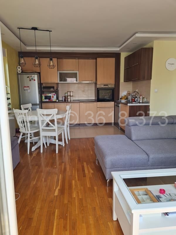 Stan na prodaju u Beogradu, Batajnica, dvoiposoban, 84m2, cena 192000 evra
