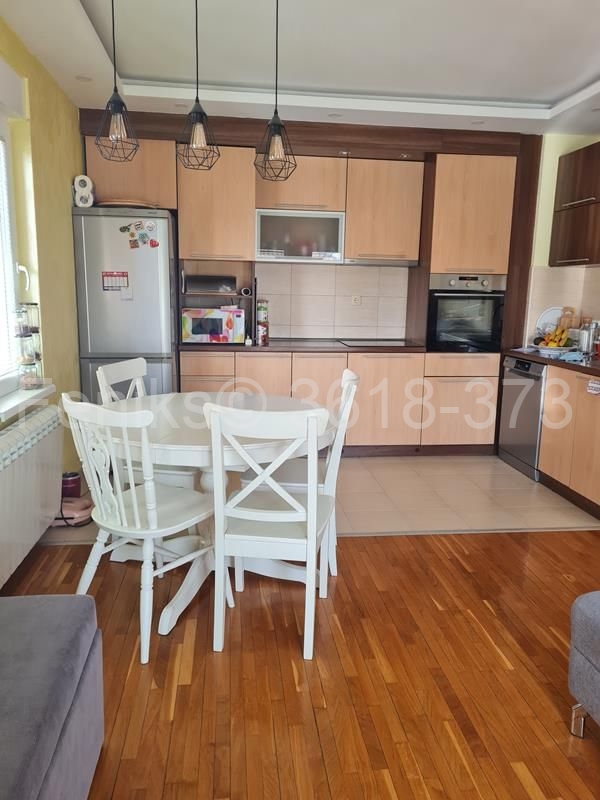 Stan na prodaju u Beogradu, Batajnica, dvoiposoban, 84m2, cena 192000 evra