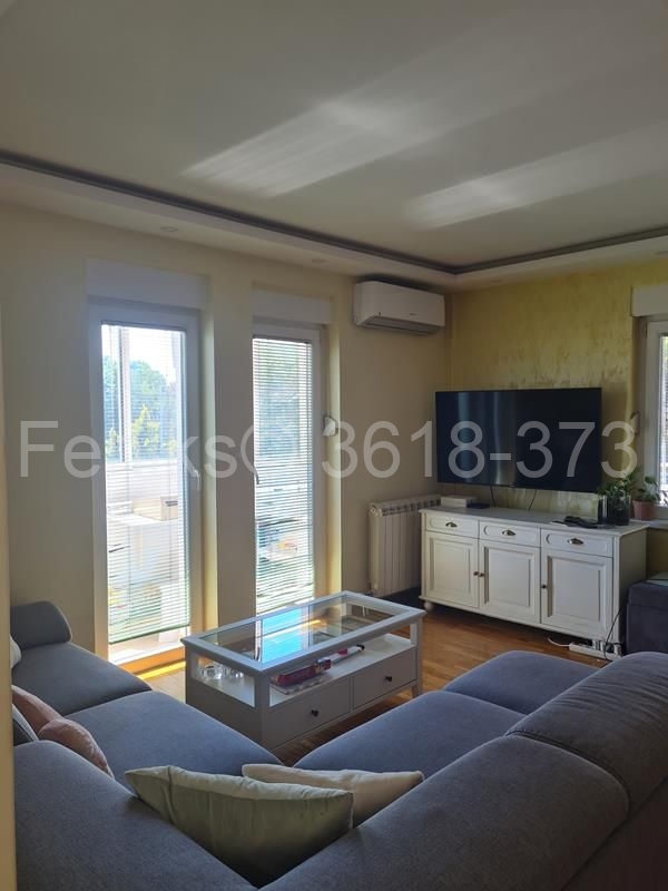 Stan na prodaju u Beogradu, Batajnica, dvoiposoban, 84m2, cena 192000 evra