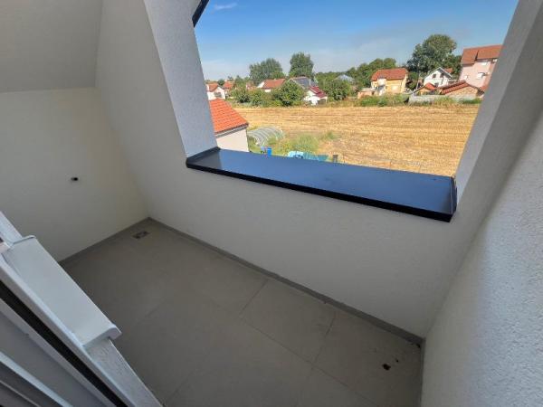 Stan na prodaju u Beogradu, Borča, jednoiposoban, 38m2, cena 89500 evra