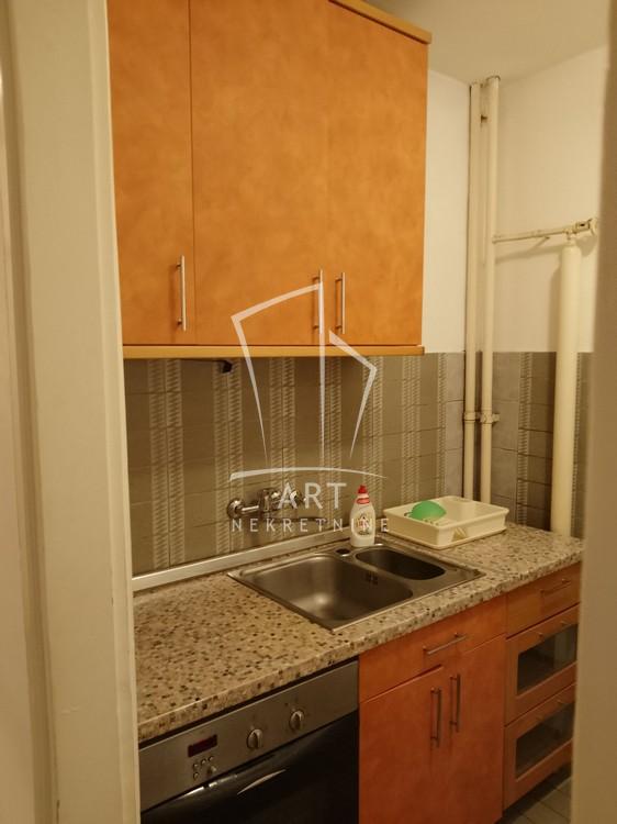 Stan na prodaju u Beogradu, Novi Beograd, jednosoban, 33m2, cena 144000 evra