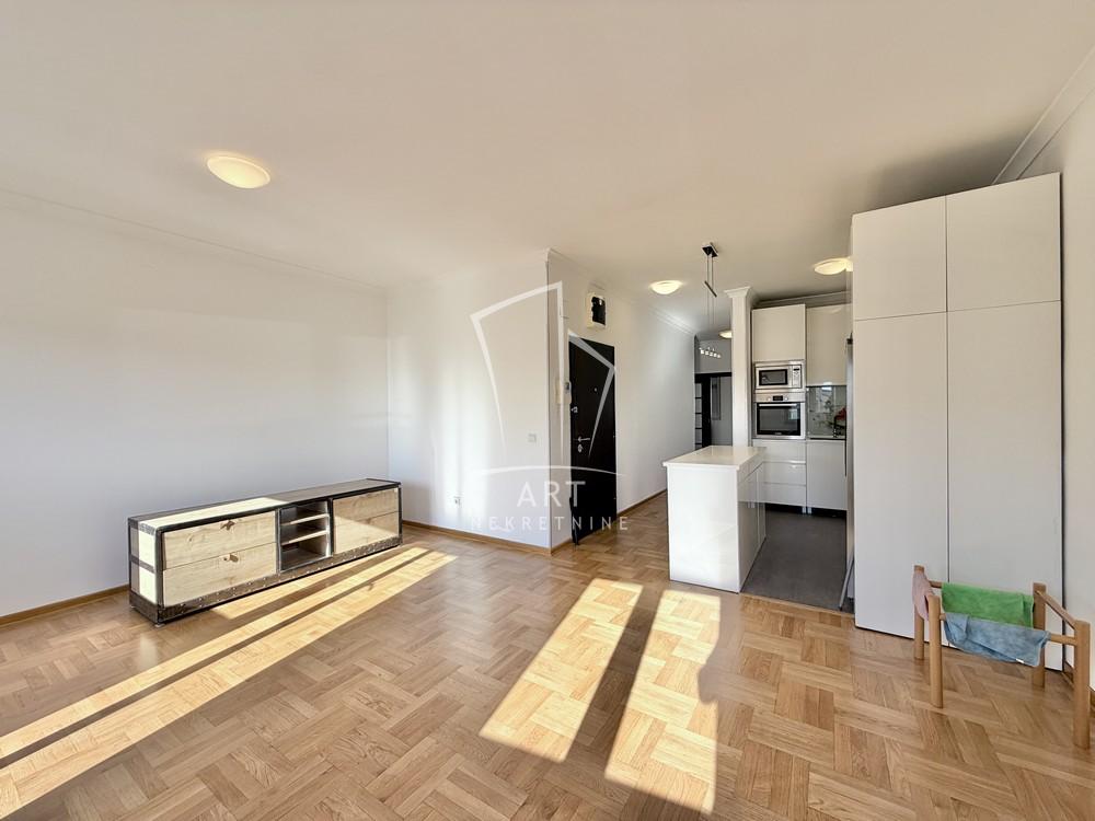 Stan na prodaju u Beogradu, Pašino brdo, cetvorosoban, 108m2, cena 320000 evra