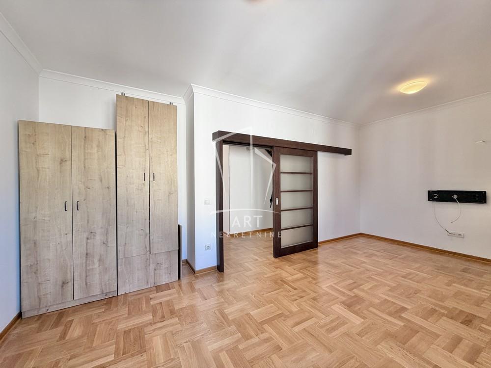 Stan na prodaju u Beogradu, Pašino brdo, cetvorosoban, 108m2, cena 320000 evra