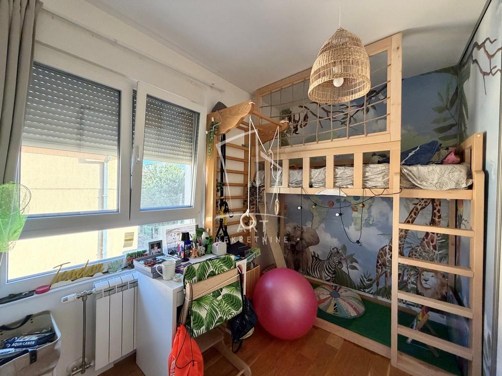Stan na prodaju u Beogradu, Olimp, troiposoban, 74m2, cena 286000 evra