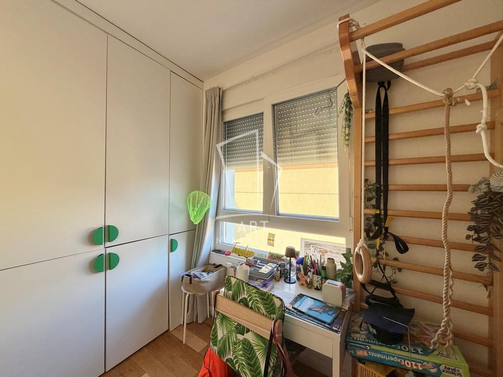 Stan na prodaju u Beogradu, Olimp, troiposoban, 74m2, cena 286000 evra