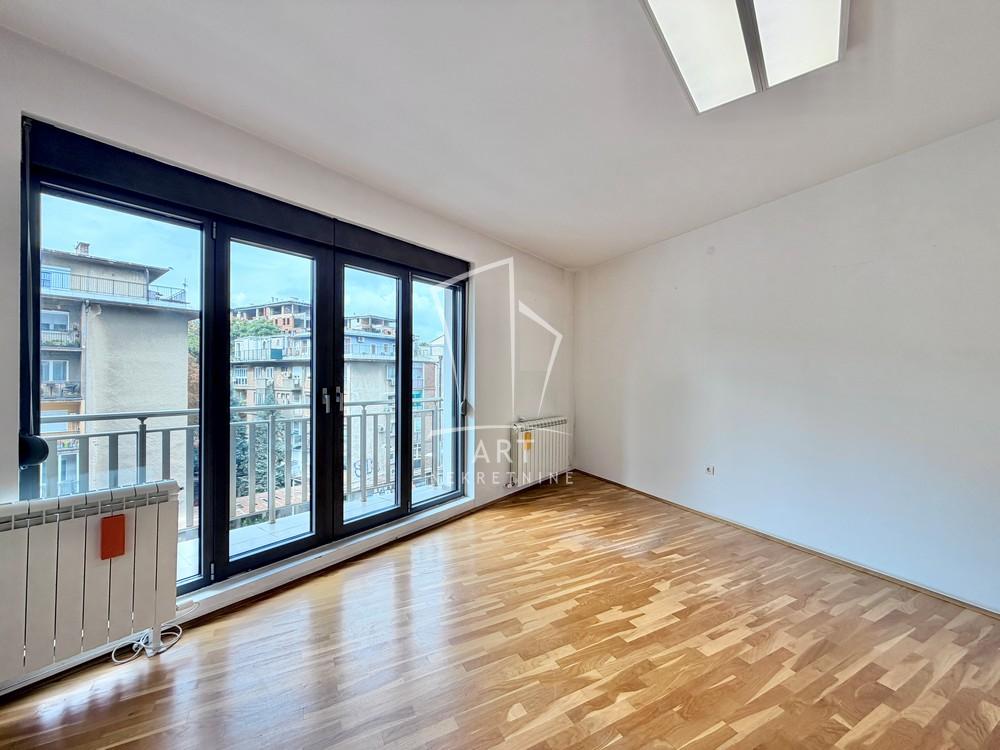 Stan na prodaju u Beogradu, Vukov spomenik, trosoban, 75m2, cena 320000 evra