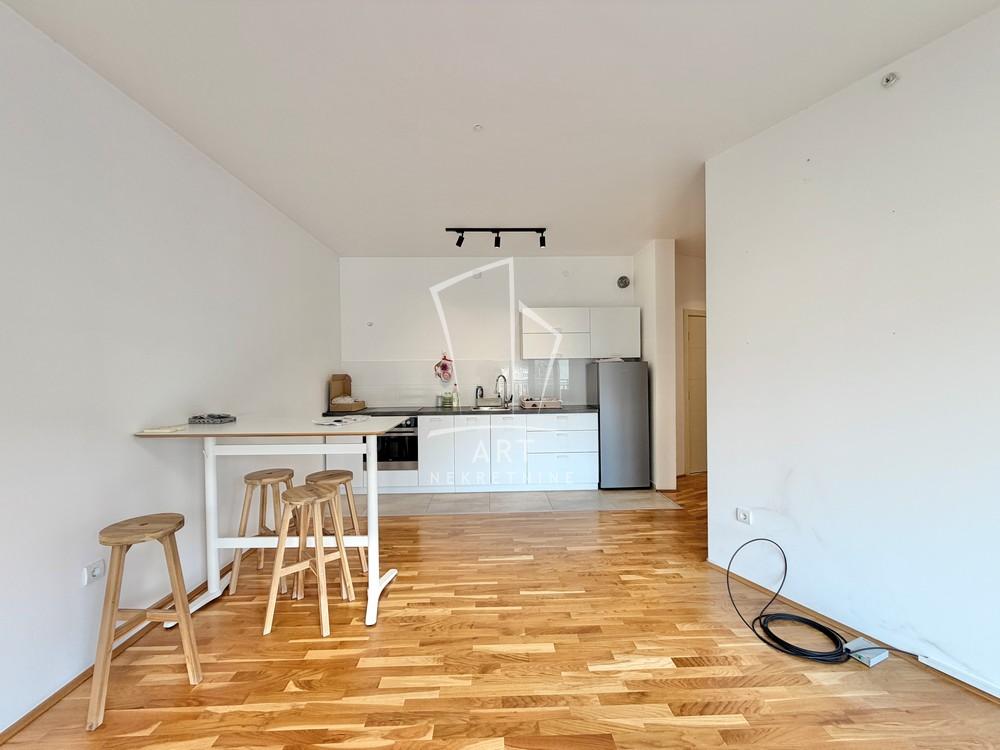 Stan na prodaju u Beogradu, Vukov spomenik, trosoban, 75m2, cena 320000 evra