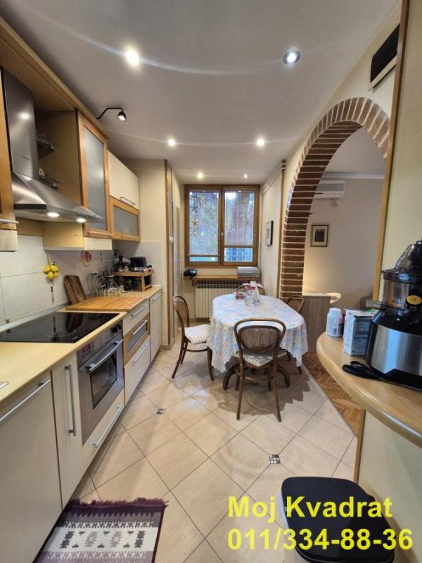 Stan na prodaju u Beogradu, Karaburma, dvoiposoban, 57m2, cena 165000 evra