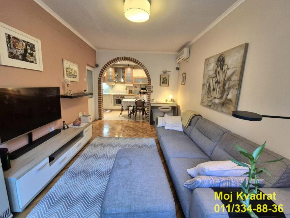 Stan na prodaju u Beogradu, Karaburma, dvoiposoban, 57m2, cena 165000 evra