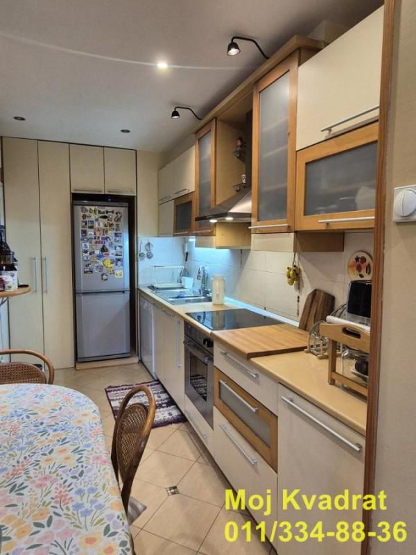 Stan na prodaju u Beogradu, Karaburma, dvoiposoban, 57m2, cena 165000 evra