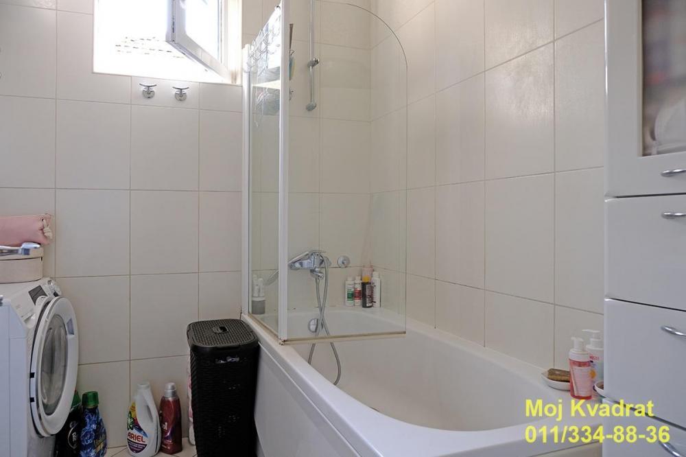 Stan na prodaju u Beogradu, Crveni Krst, dvosoban, 61m2, cena 260000 evra