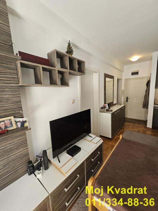 Stan na prodaju u Beogradu, Čubura, jednoiposoban, 42m2, cena 170000 evra