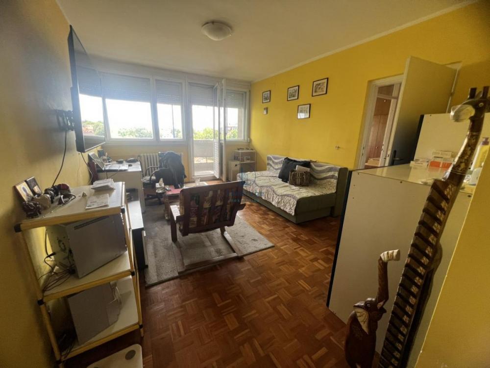 Stan na prodaju u Beogradu, Prvomajska, dvosoban, 58m2, cena 195000 evra