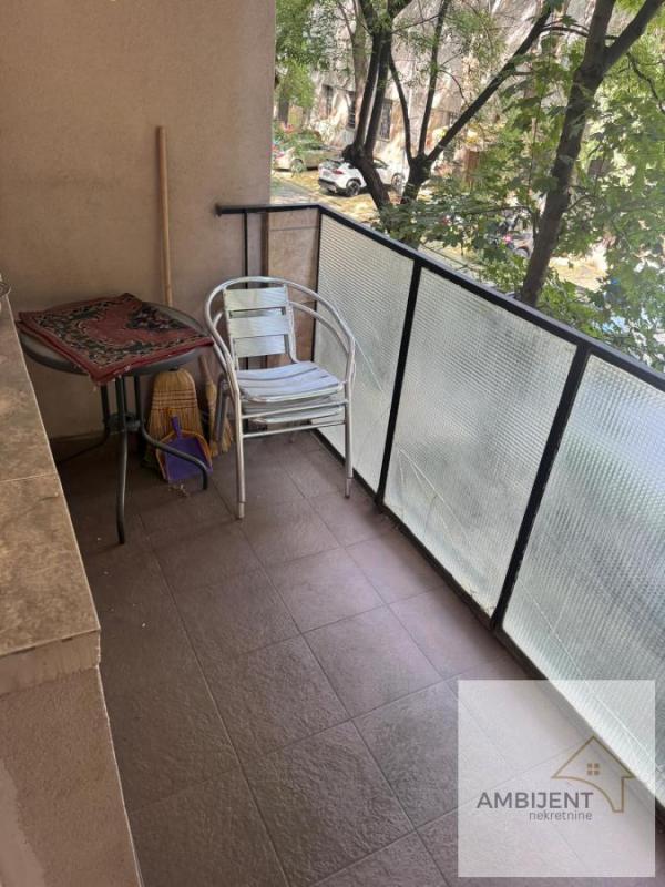 Stan na prodaju u Beogradu, Zemun, trosoban, 54m2, cena 200000 evra