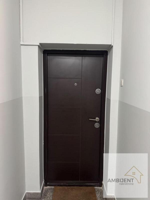 Stan na prodaju u Beogradu, Zemun, trosoban, 54m2, cena 200000 evra