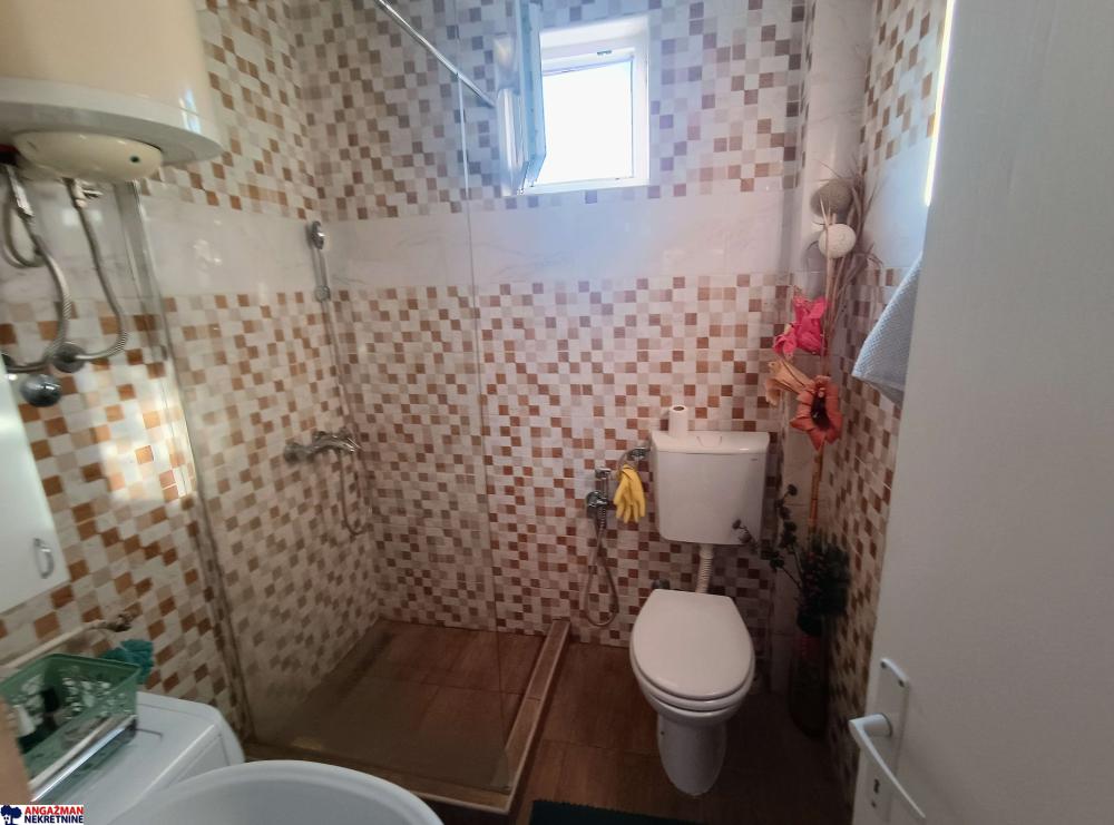 Stan na prodaju u Beogradu, Cvetkova pijaca, dvoiposoban, 52m2, cena 180000 evra