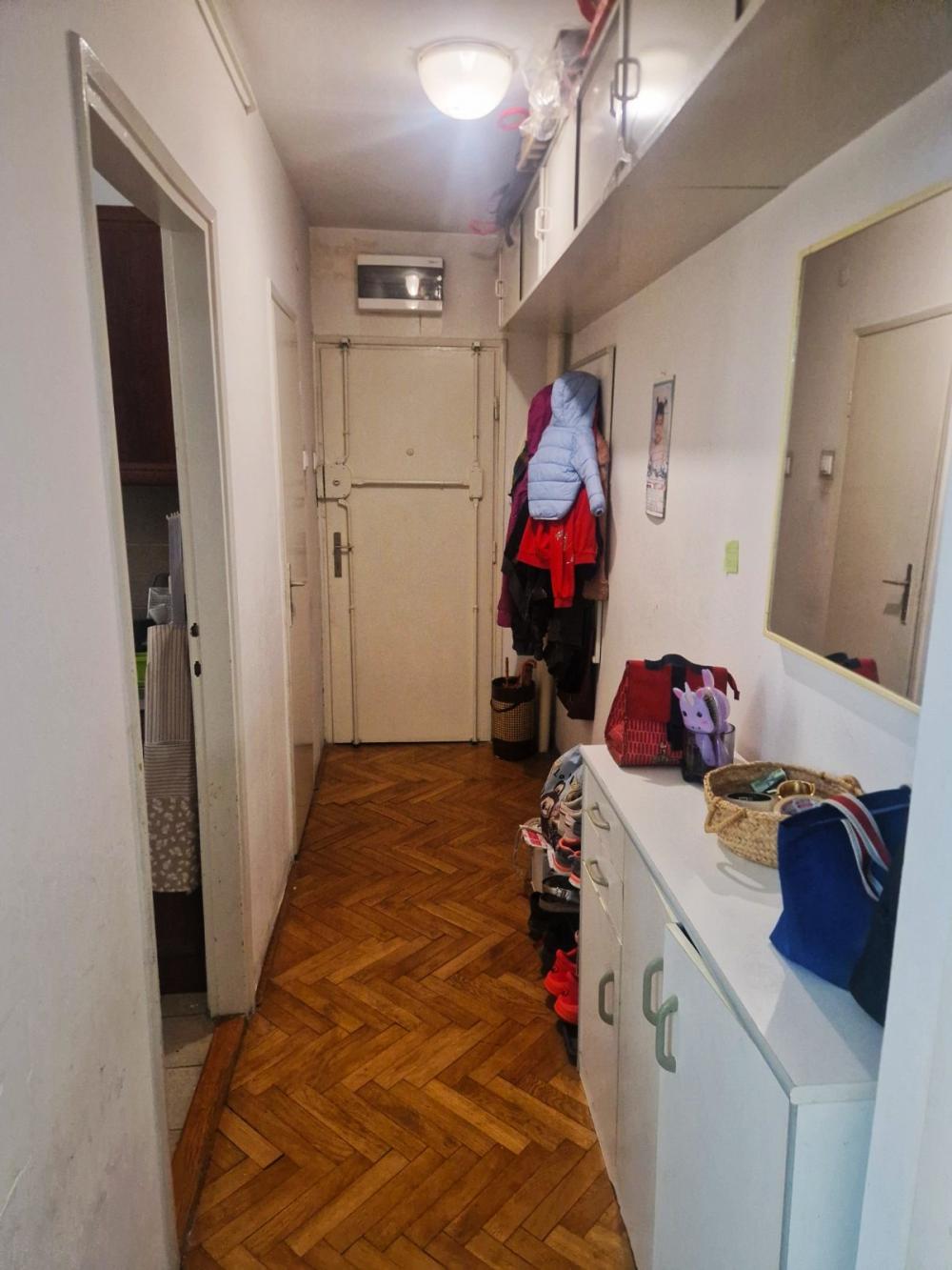 Stan na prodaju u Beogradu, Čubura, troiposoban, 81m2, cena 270000 evra