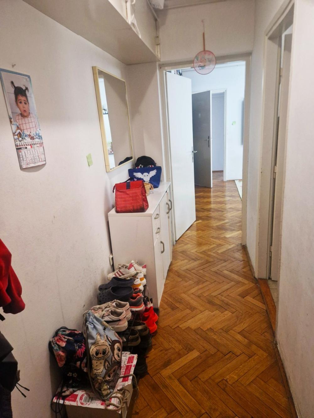 Stan na prodaju u Beogradu, Čubura, troiposoban, 81m2, cena 270000 evra