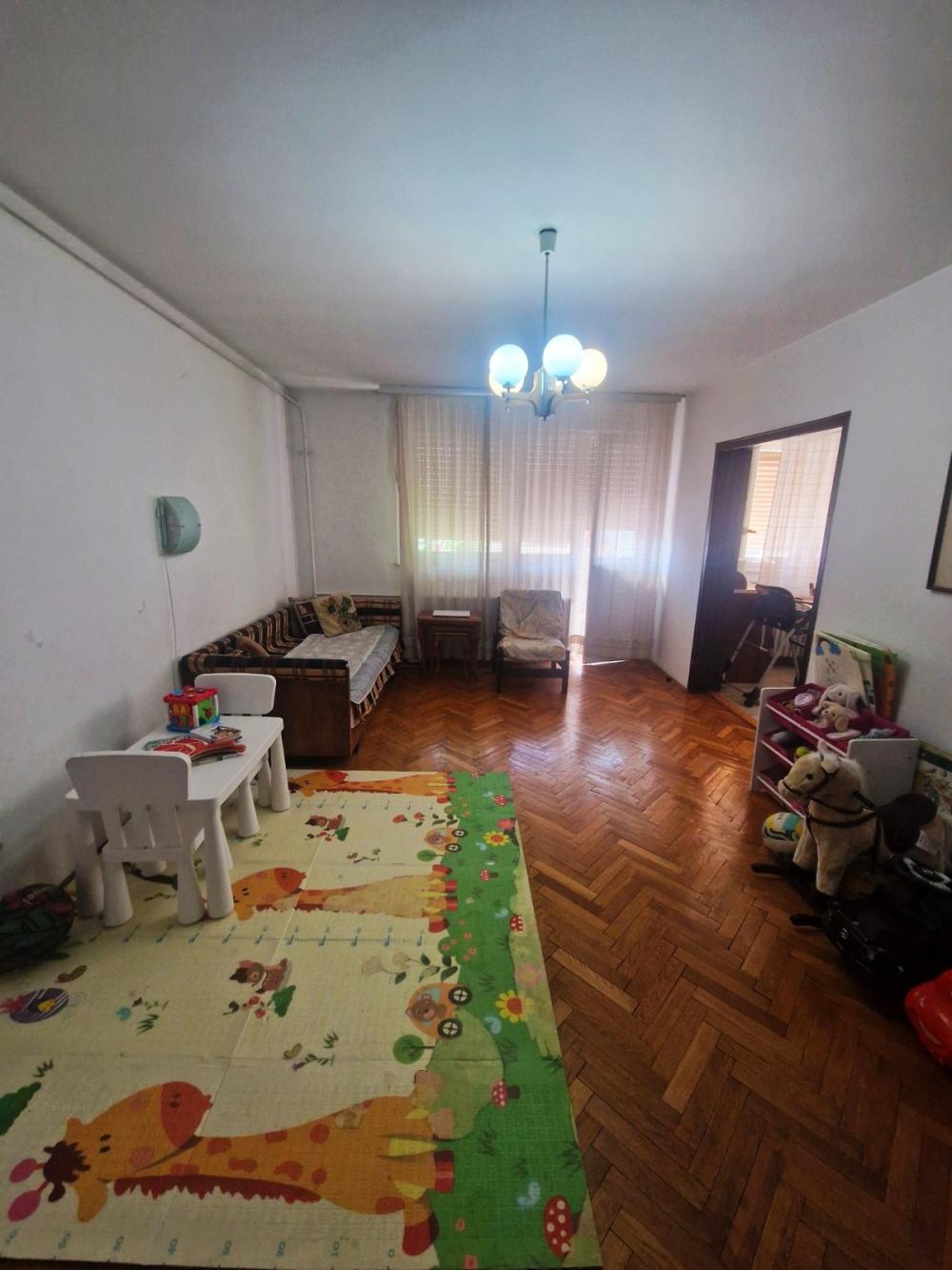 Stan na prodaju u Beogradu, Čubura, troiposoban, 81m2, cena 270000 evra