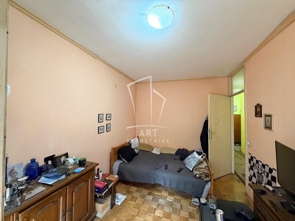 Stan na prodaju u Beogradu, Novi Beograd blok 62, dvoiposoban, 68m2, cena 220000 evra