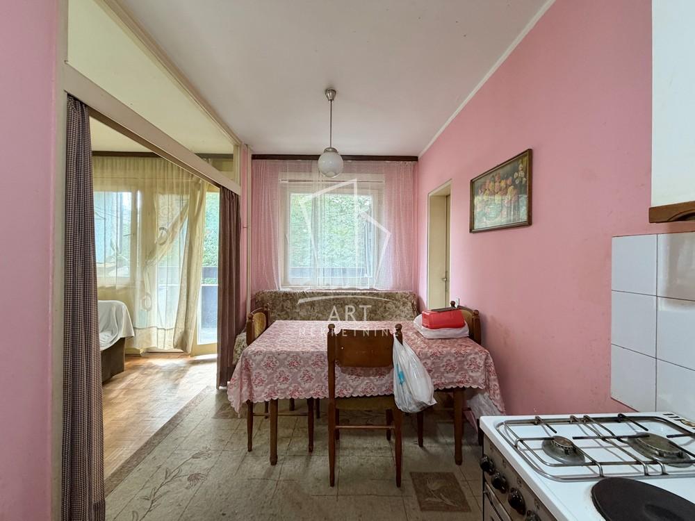 Stan na prodaju u Beogradu, Novi Beograd blok 62, dvoiposoban, 68m2, cena 220000 evra