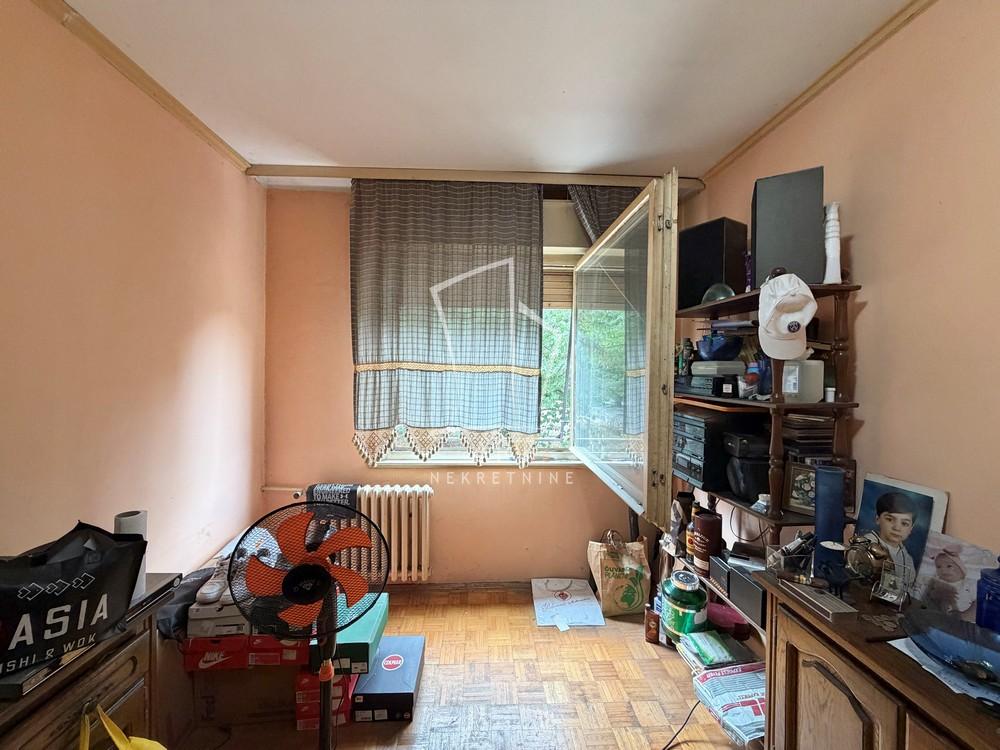 Stan na prodaju u Beogradu, Novi Beograd blok 62, dvoiposoban, 68m2, cena 220000 evra