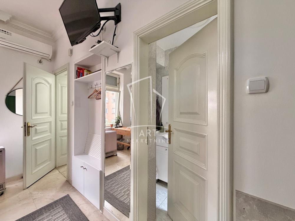 Stan na prodaju u Beogradu, Vračar (Hram), cetvorosoban, 125m2, cena 550000 evra