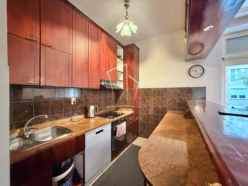 Stan na prodaju u Beogradu, Vračar (Hram), cetvorosoban, 125m2, cena 550000 evra