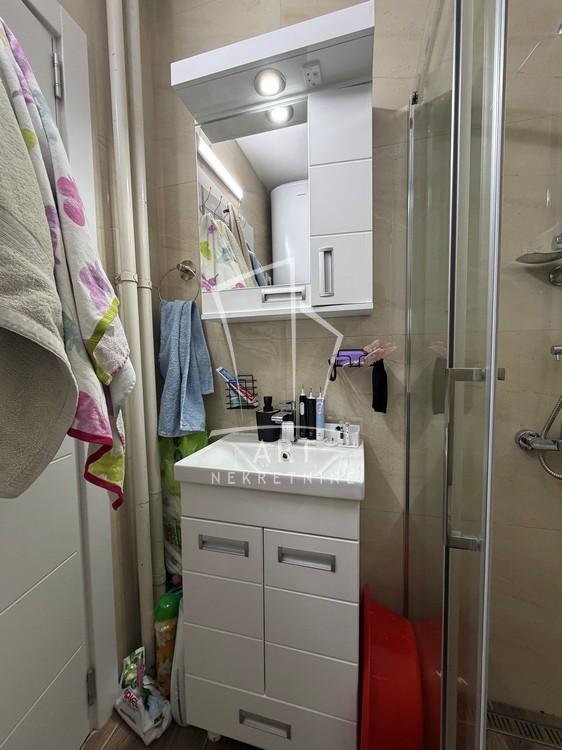 Stan na prodaju u Beogradu, Kanarevo brdo, dvoiposoban, 54m2, cena 205000 evra