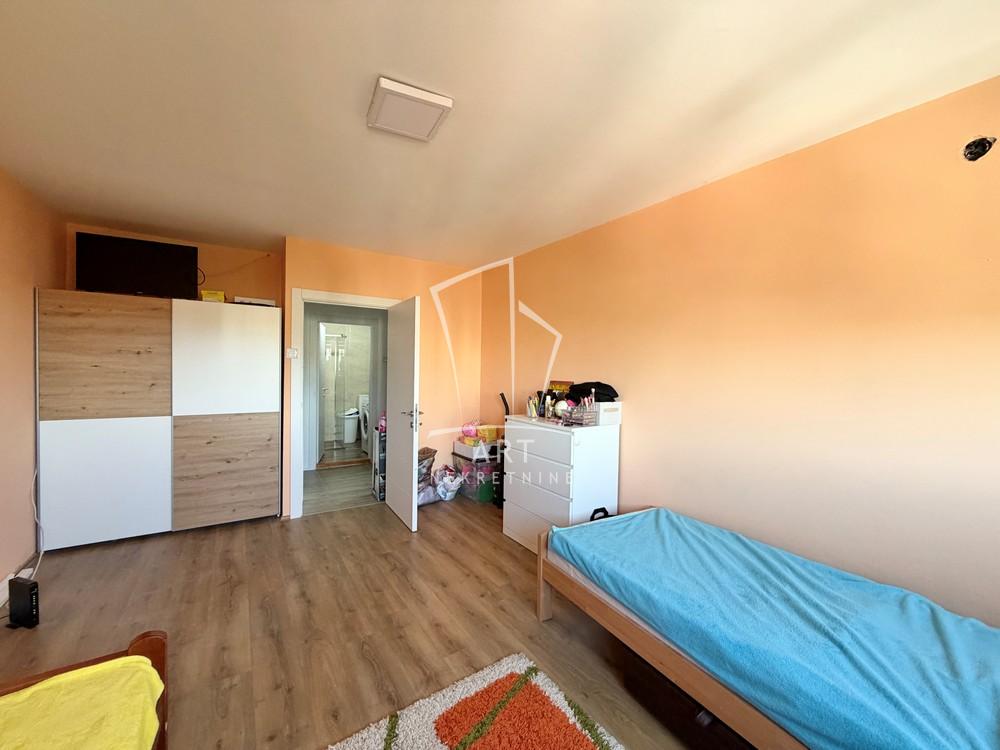 Stan na prodaju u Beogradu, Kanarevo brdo, dvoiposoban, 54m2, cena 205000 evra