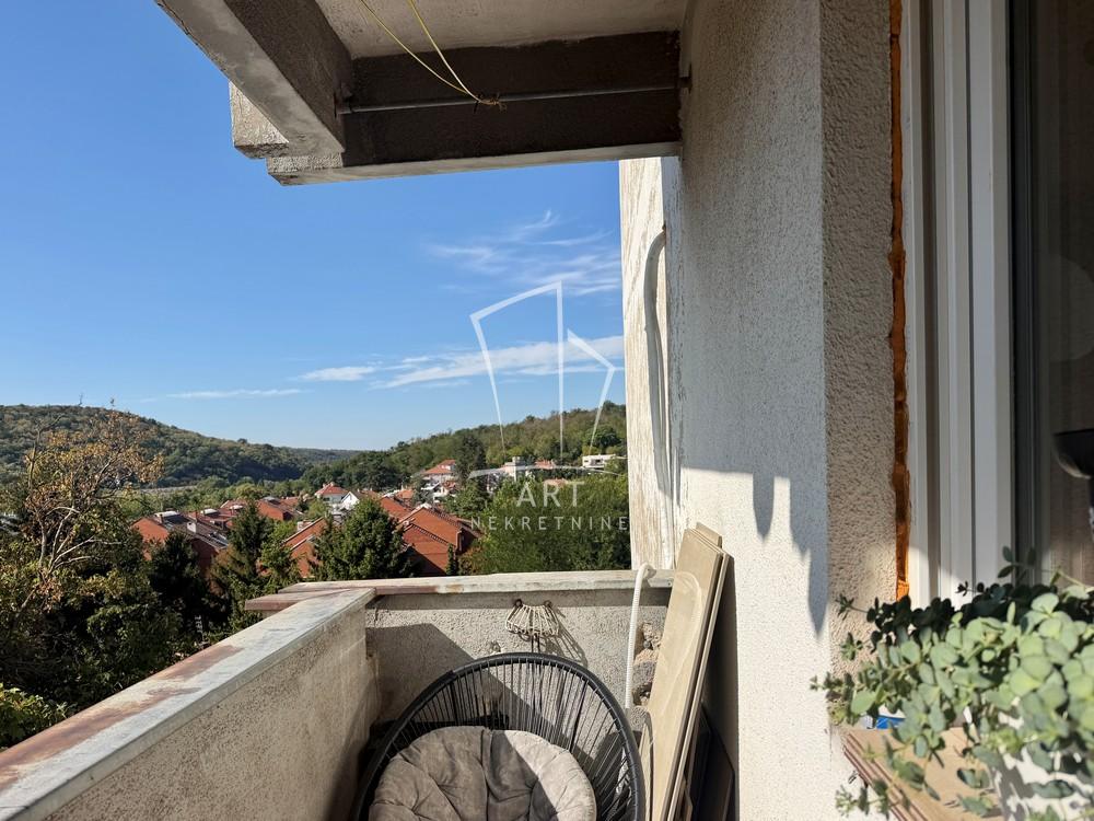 Stan na prodaju u Beogradu, Kanarevo brdo, dvoiposoban, 54m2, cena 205000 evra