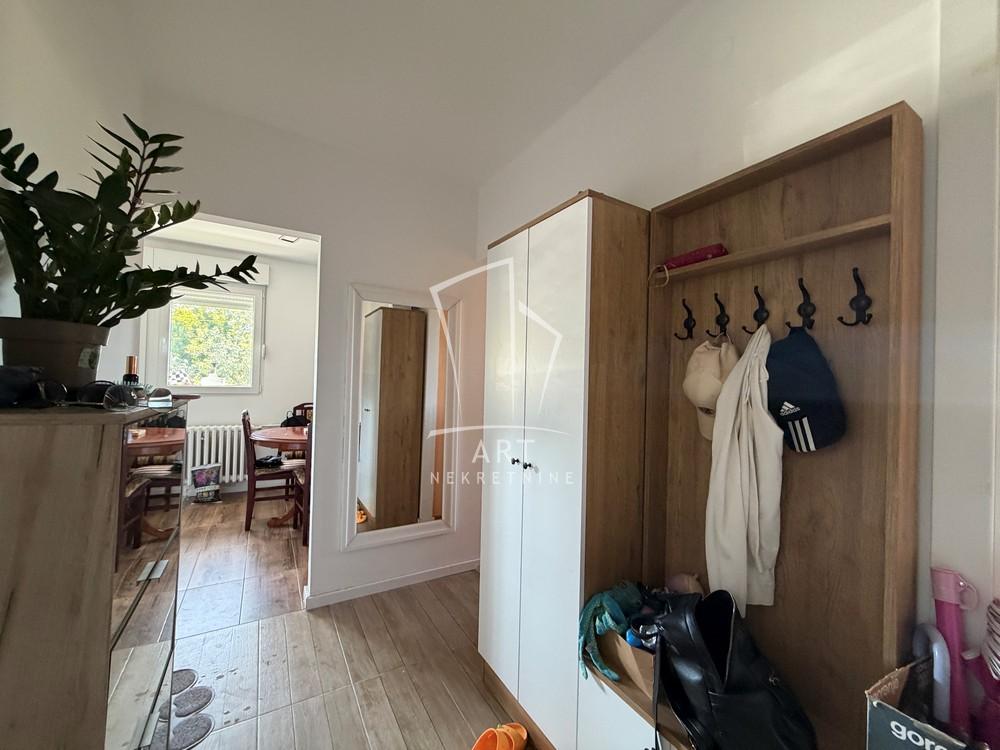 Stan na prodaju u Beogradu, Kanarevo brdo, dvoiposoban, 54m2, cena 205000 evra