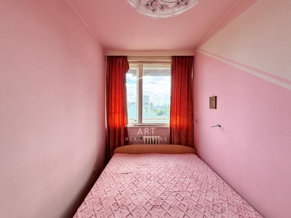 Stan na prodaju u Beogradu, Novi Beograd blok 11C (Stari Merkator), jednoiposoban, 45m2, cena 198000 evra