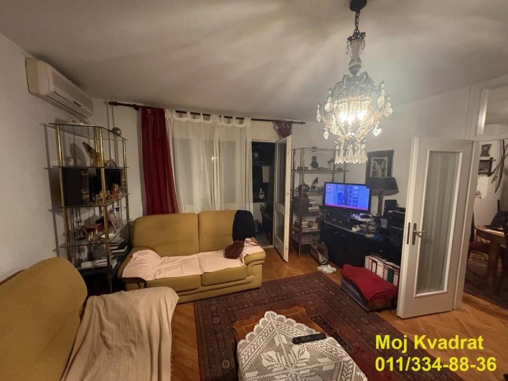 Stan na prodaju u Beogradu, Cvetkova pijaca, cetvorosoban, 88m2, cena 320000 evra