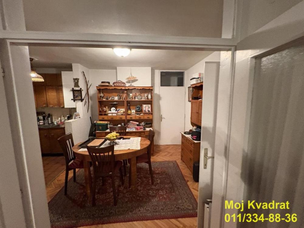 Stan na prodaju u Beogradu, Cvetkova pijaca, cetvorosoban, 88m2, cena 320000 evra