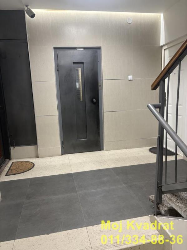 Stan na prodaju u Beogradu, Cvetkova pijaca, cetvorosoban, 88m2, cena 320000 evra