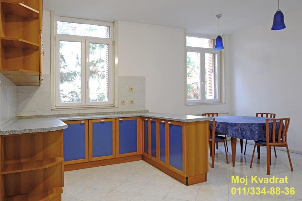 Stan na prodaju u Beogradu, Autokomanda, cetvorosoban, 163m2, cena 600000 evra