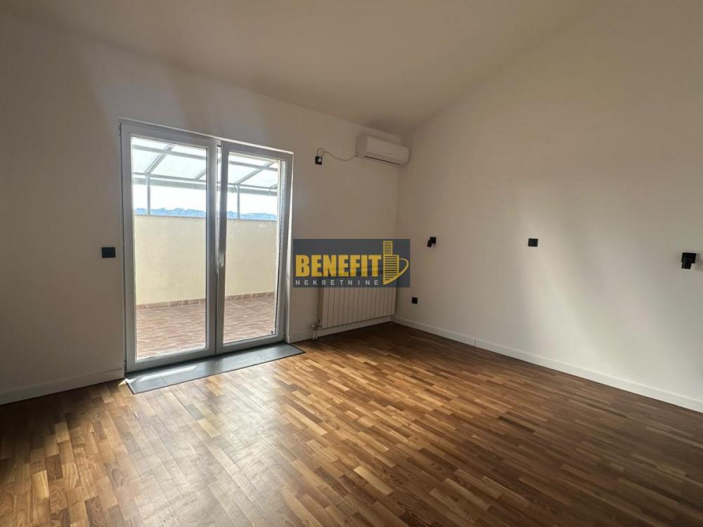 Stan na prodaju u Beogradu, Saobraćajni fakultet, trosoban, 172m2, cena 399000 evra