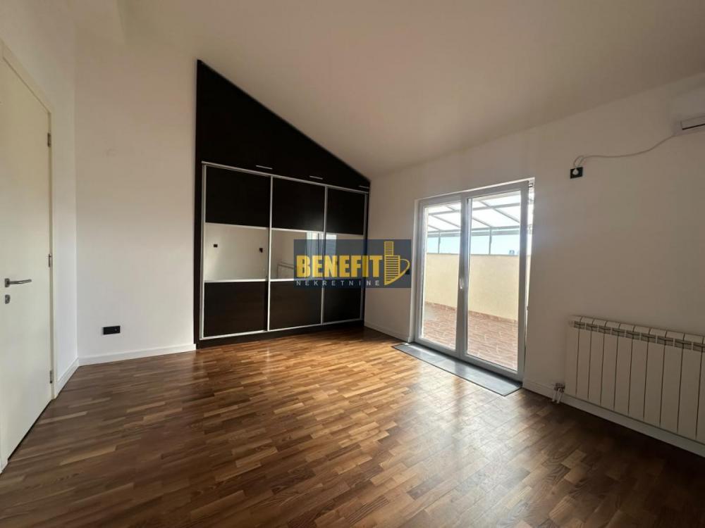 Stan na prodaju u Beogradu, Saobraćajni fakultet, trosoban, 172m2, cena 399000 evra