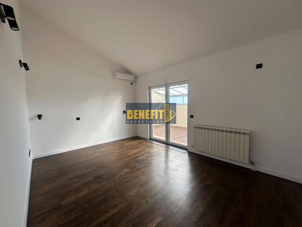 Stan na prodaju u Beogradu, Saobraćajni fakultet, trosoban, 172m2, cena 399000 evra