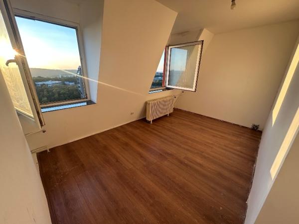 Stan na prodaju u Beogradu, Banjica, trosoban, 120m2, cena 210000 evra