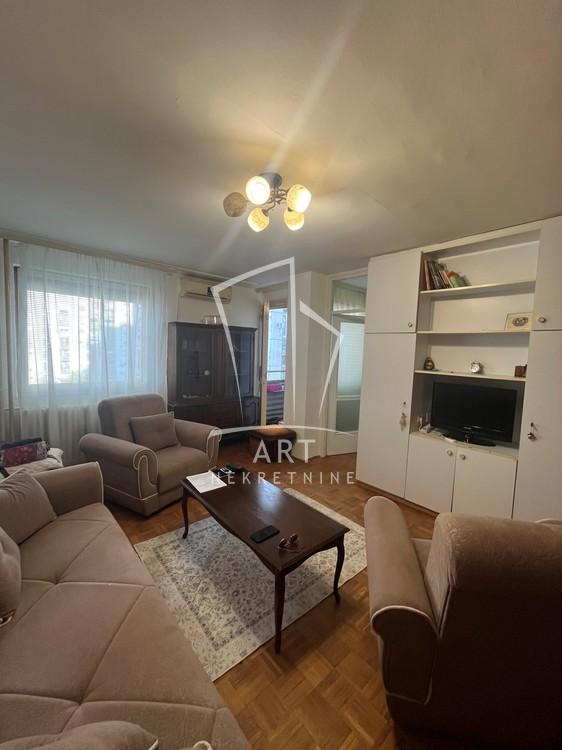 Stan na prodaju u Beogradu, Novi Beograd, jednoiposoban, 48m2, cena 159000 evra