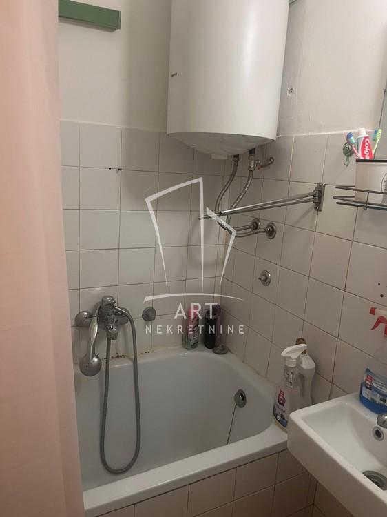 Stan na prodaju u Beogradu, Novi Beograd, jednoiposoban, 48m2, cena 159000 evra