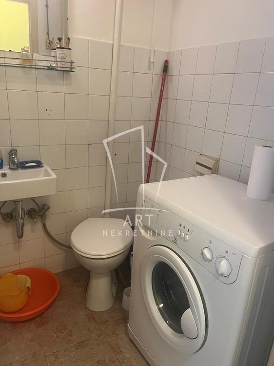 Stan na prodaju u Beogradu, Novi Beograd, jednoiposoban, 48m2, cena 159000 evra